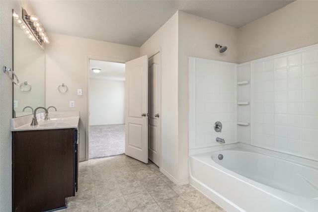 2917 Whitetail Chase Drive, Fort Worth, TX 76108