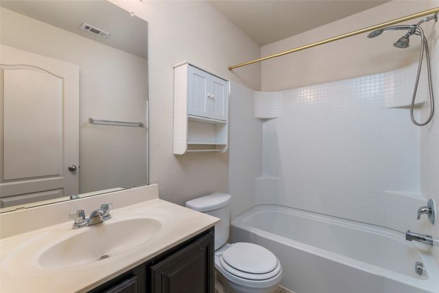 2917 Whitetail Chase Drive, Fort Worth, TX 76108