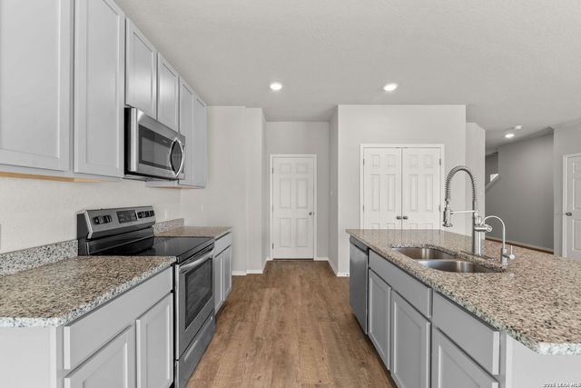 3452 Redbud Grv, San Antonio, TX 78264