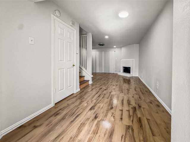 5840 Spring Valley 1104, Dallas, TX 75254