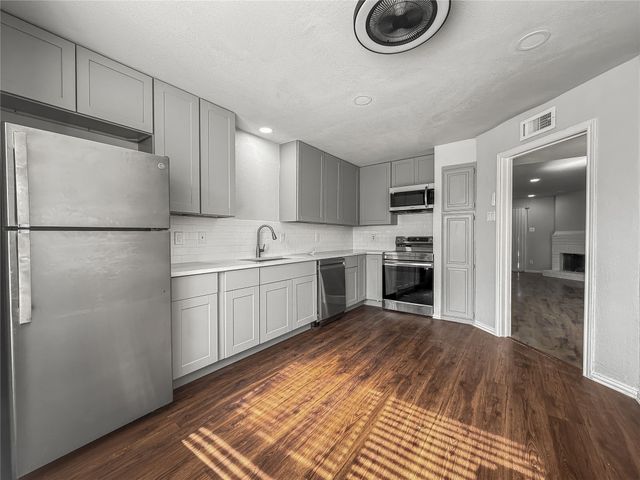 5840 Spring Valley 1104, Dallas, TX 75254