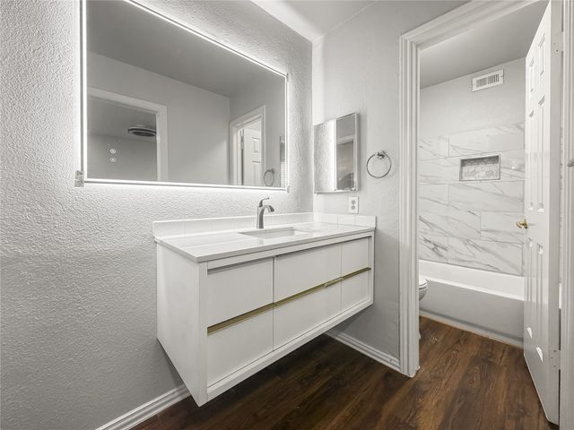 5840 Spring Valley 1104, Dallas, TX 75254