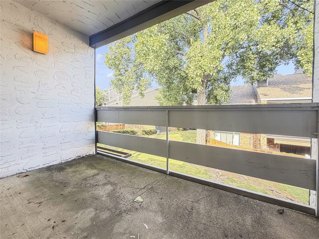 5840 Spring Valley 1104, Dallas, TX 75254