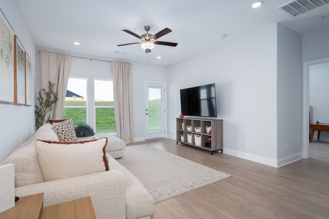 1060 June Wilde Rdg, Spring Hill, TN 37174