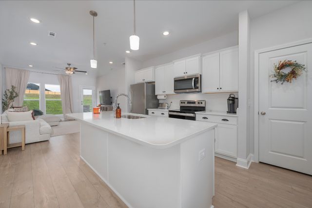 1060 June Wilde Rdg, Spring Hill, TN 37174