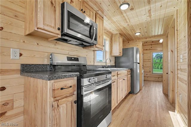 1269 Manchester Avenue NW, Massillon, OH 44647
