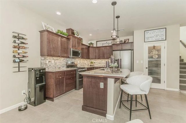 7049 N Cedar Hill, Fresno, CA 93722