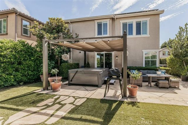 7049 N Cedar Hill, Fresno, CA 93722