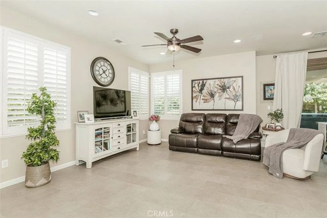 7049 N Cedar Hill, Fresno, CA 93722