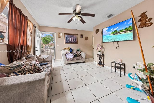 2110 NW 34th St, Miami, FL 33142