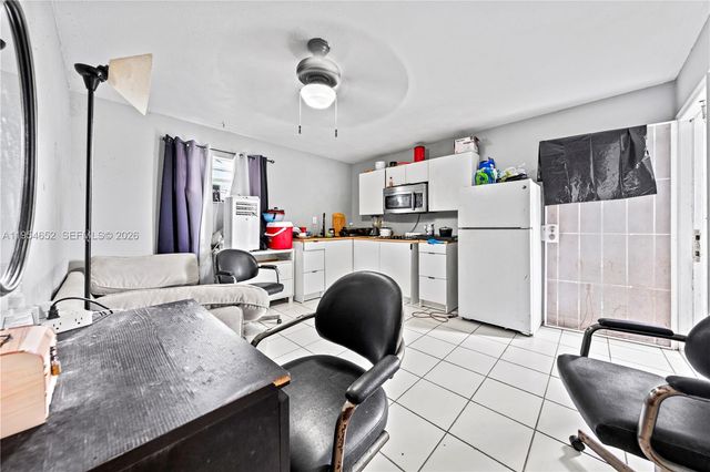 2110 NW 34th St, Miami, FL 33142