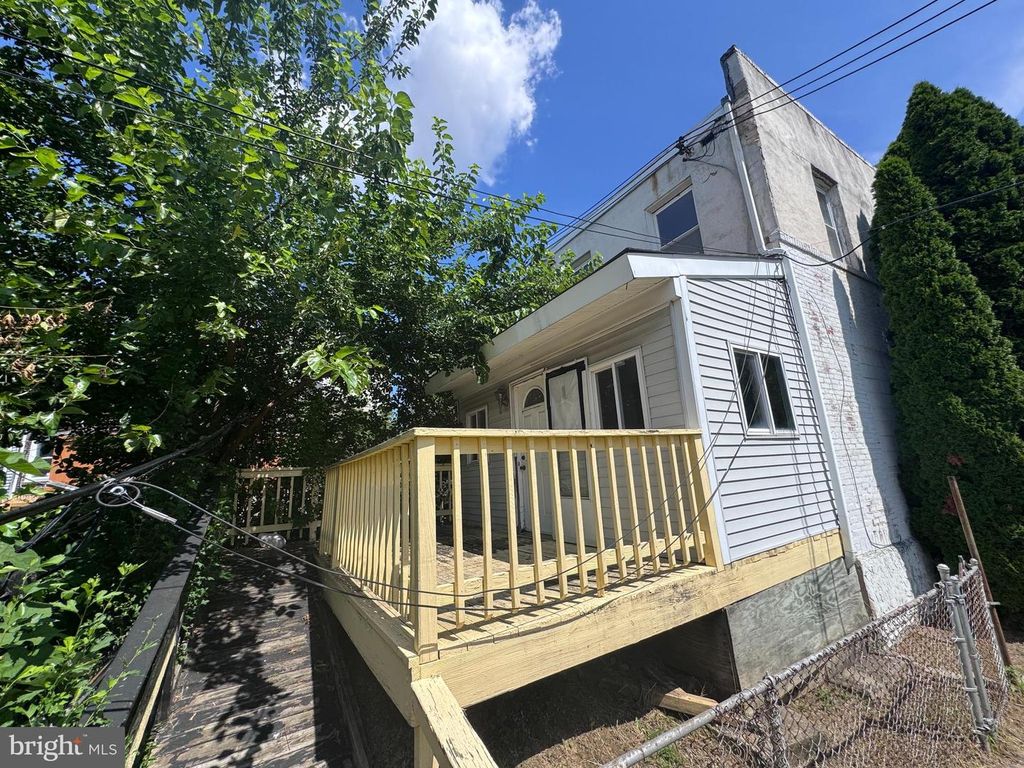2616 S 72ND ST, Philadelphia, PA 19153