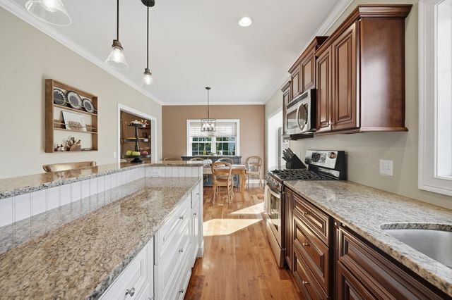 30 Saugus Ave, East Longmeadow, MA 01028