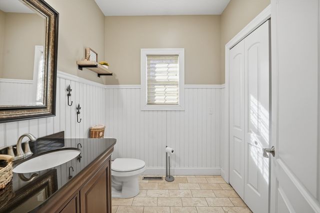 30 Saugus Ave, East Longmeadow, MA 01028