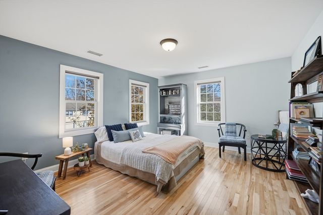 30 Saugus Ave, East Longmeadow, MA 01028