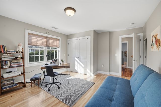 30 Saugus Ave, East Longmeadow, MA 01028