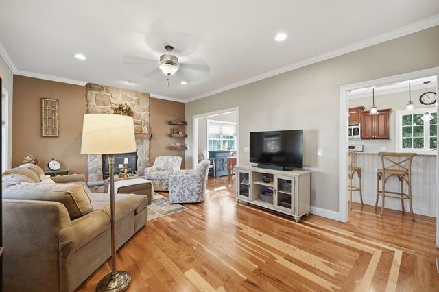 30 Saugus Ave, East Longmeadow, MA 01028