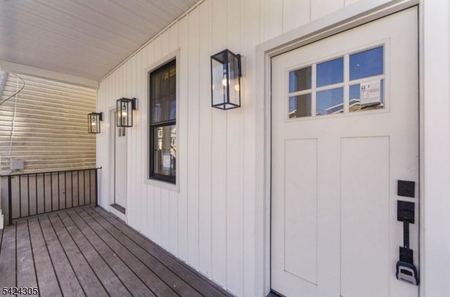 113 Oak St 2, Jersey City, NJ 07304