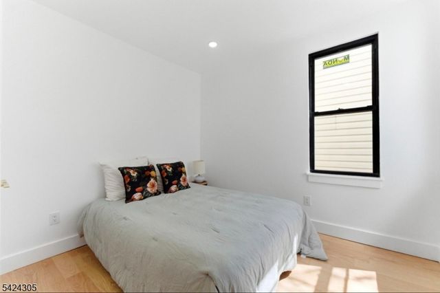 113 Oak St 2, Jersey City, NJ 07304