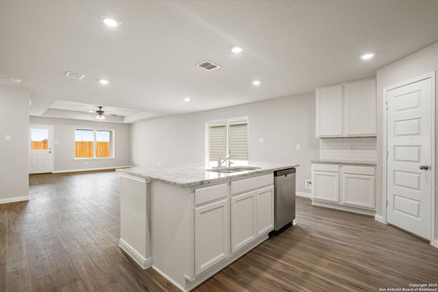 1216 Marvin Grove, Seguin, TX 78155