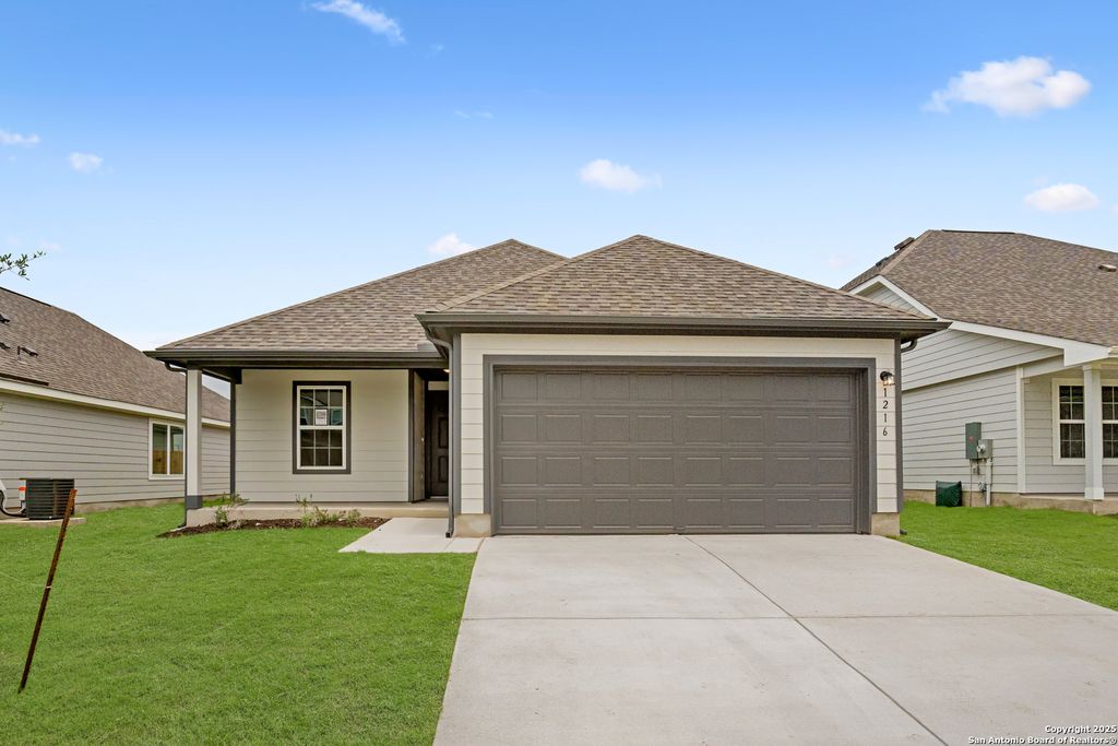 1216 Marvin Grove, Seguin, TX 78155