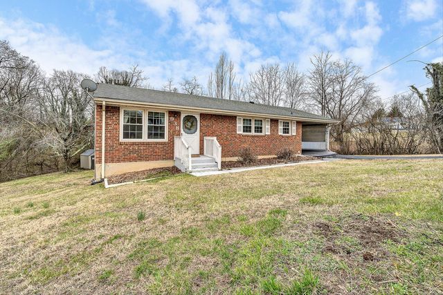 938 Hedgewood DR, Roanoke, VA 24017