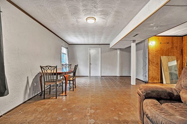 938 Hedgewood DR, Roanoke, VA 24017