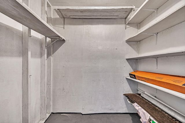 938 Hedgewood DR, Roanoke, VA 24017