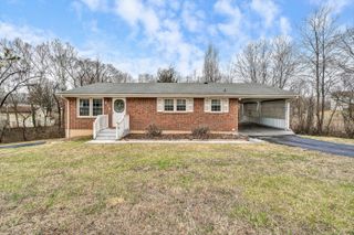 938 Hedgewood DR, Roanoke, VA 24017