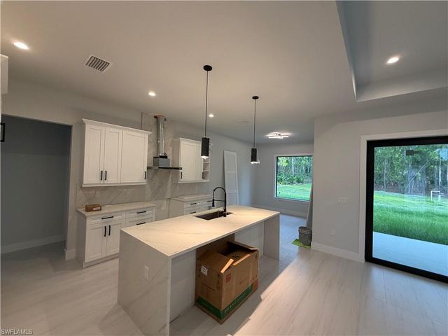 2428 31st AVE NE, Naples, FL 34120