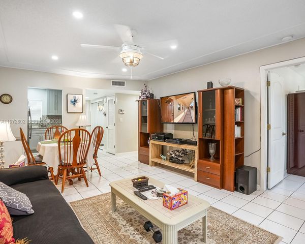 9001 Sunrise Lakes Blvd 301, Sunrise, FL 33322