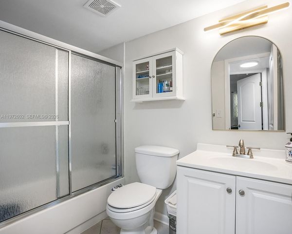 9001 Sunrise Lakes Blvd 301, Sunrise, FL 33322