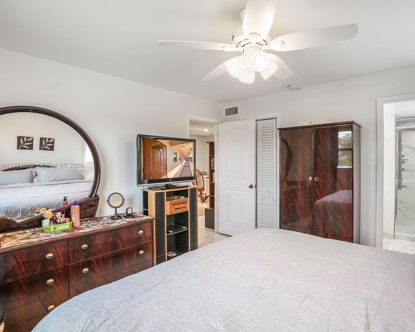 9001 Sunrise Lakes Blvd 301, Sunrise, FL 33322