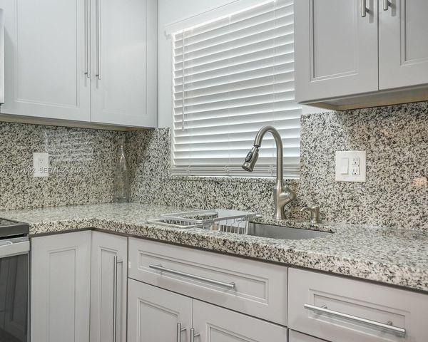 9001 Sunrise Lakes Blvd 301, Sunrise, FL 33322