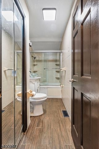 57 Pacific Blvd, Old Bridge Twp., NJ 07735