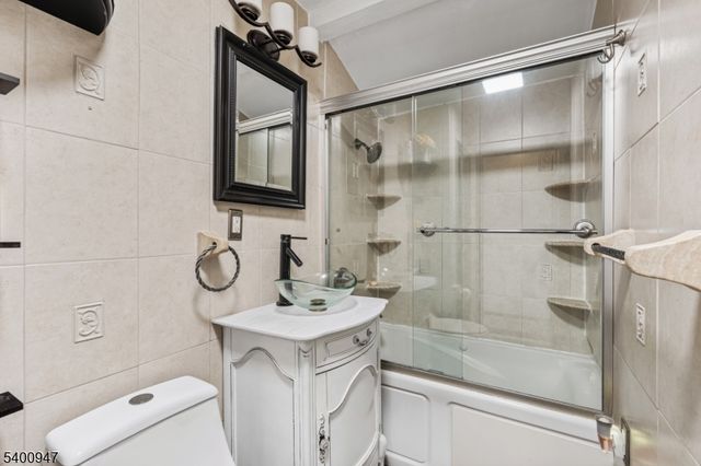 57 Pacific Blvd, Old Bridge Twp., NJ 07735