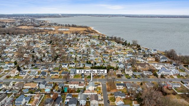 57 Pacific Blvd, Old Bridge Twp., NJ 07735