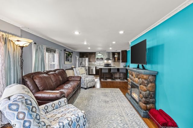 57 Pacific Blvd, Old Bridge Twp., NJ 07735