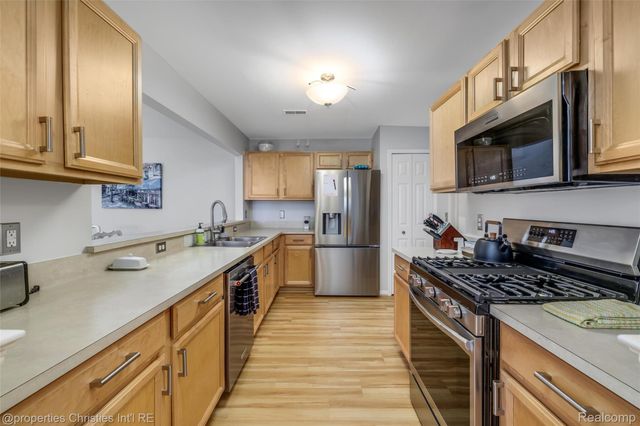 45727 Heather Ridge Drive 224, Macomb Township, MI 48044