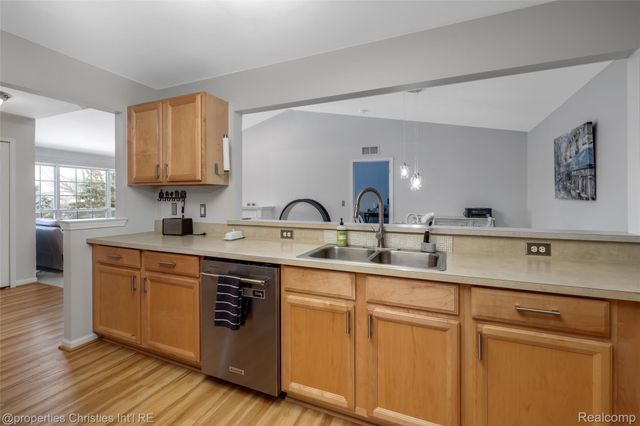 45727 Heather Ridge Drive 224, Macomb Township, MI 48044