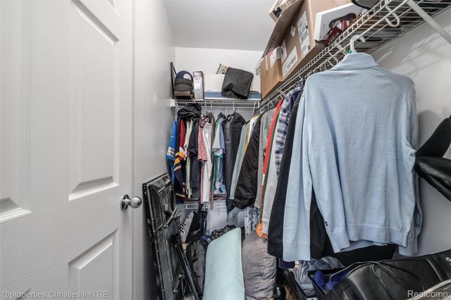 45727 Heather Ridge Drive 224, Macomb Township, MI 48044