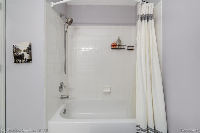 45727 Heather Ridge Drive 224, Macomb Township, MI 48044