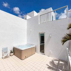 323 NE 7th Street 323, Fort Lauderdale, FL 33304