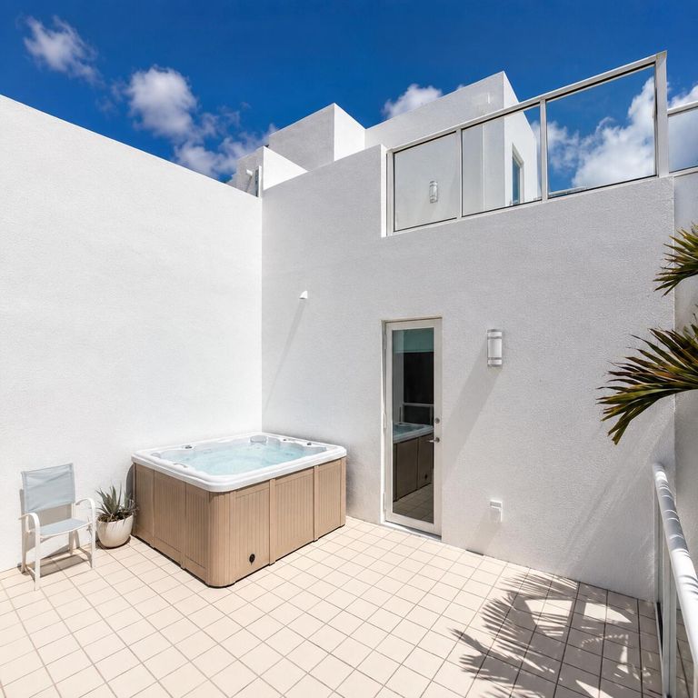 323 NE 7th Street 323, Fort Lauderdale, FL 33304