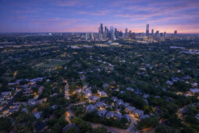 1303 Azie Morton RD 2, Austin, TX 78704