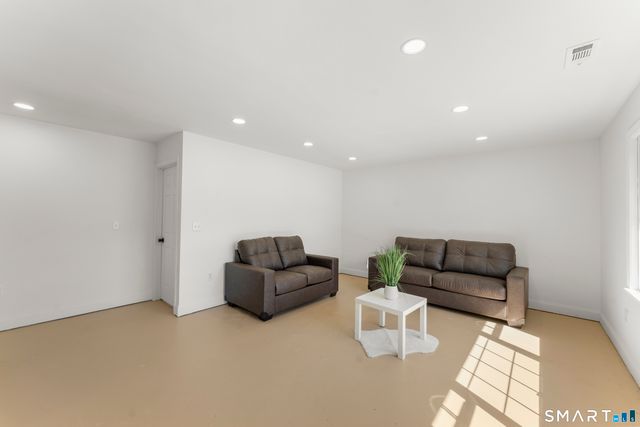 50 Stevens Street, East Hartford, CT 06118