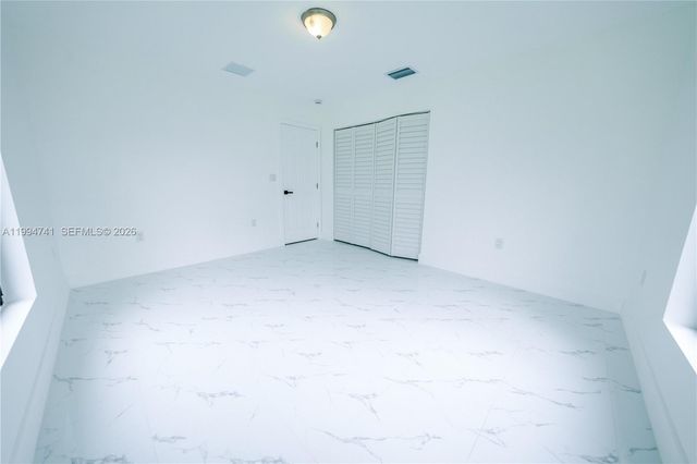 1112 NW 81st St, Miami, FL 33150
