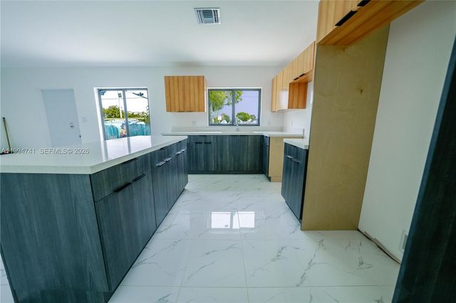 1112 NW 81st St, Miami, FL 33150