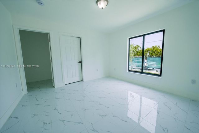 1112 NW 81st St, Miami, FL 33150