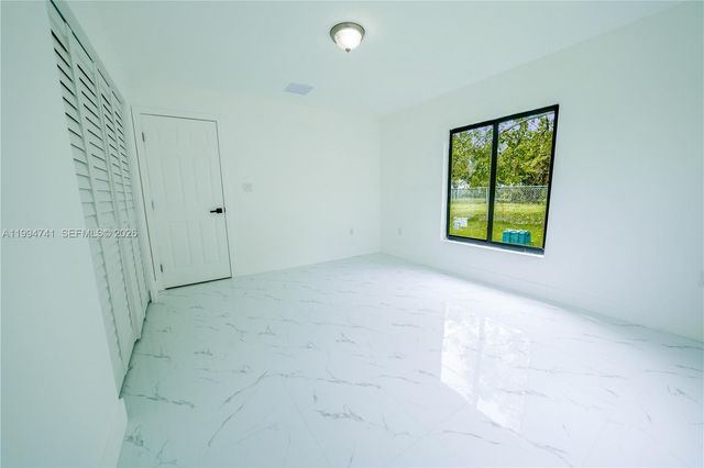 1112 NW 81st St, Miami, FL 33150